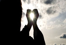 状态很好啊！库里篮板一条龙三分！随后再轰三分+策动快攻！.